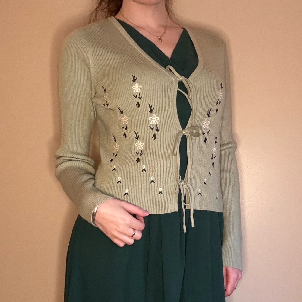 Willow & Wind Tie-Front Sage Cardigan | Embroidered | Floral | Size L | NWT